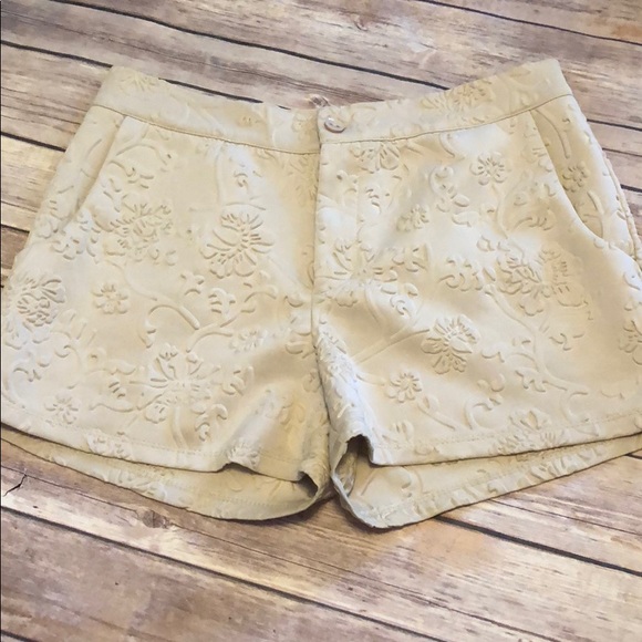 Cecico Pants - Embossed Khaki Shorts
